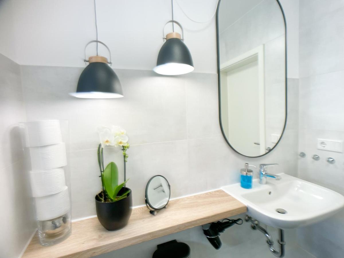 M-Style 01 Apartment Mit Terrasse Und Gasgrill, 24H Self-Check-In, Free Parking, Netflix Нюрнберг Экстерьер фото